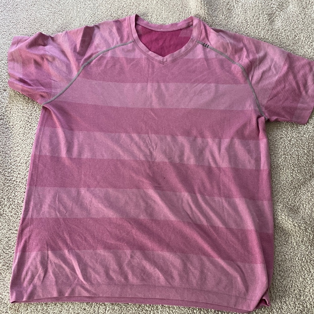 Mens lululemon top size XL